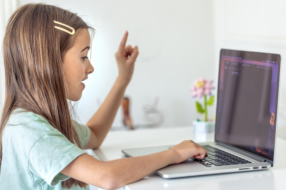 child-learning-coding-and-entrepreneurship-comparing-technology-and-business-skills